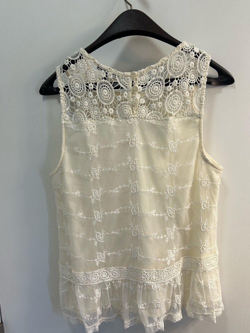 VintageMonteau Ivory Crochet Lace Camisole Top - Picture 5 of 5